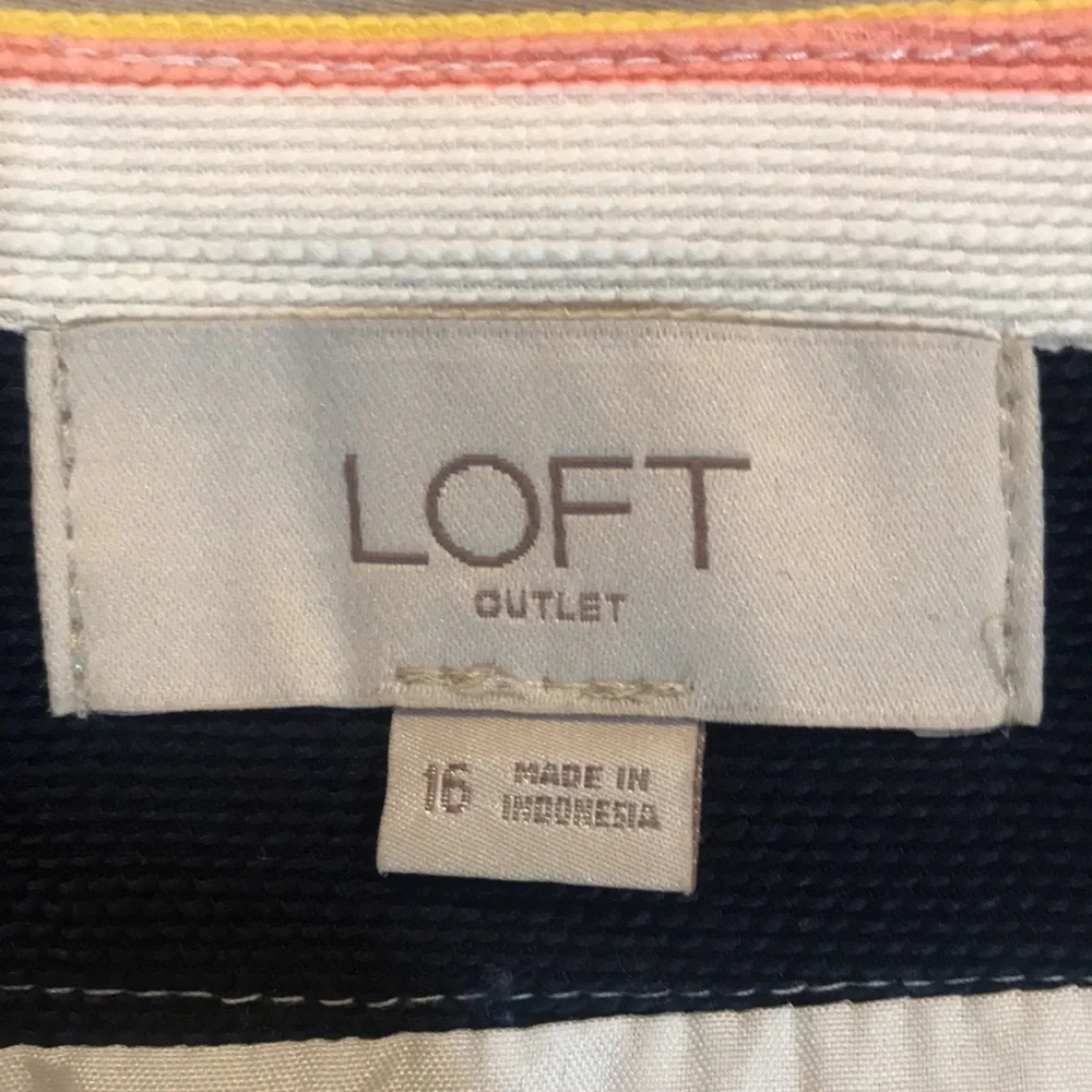 Striped Mini Skirt. Excellent condition. Size 16 - Picture 4 of 6